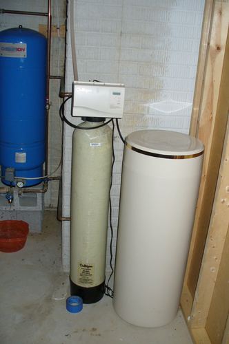 Culligan water softener with a pressure tank