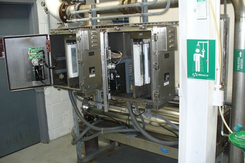 Commercial-grade dual UV disinfection system control cabinets