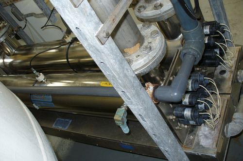 Commercial UV disinfection cylinders with an electrical control junction box