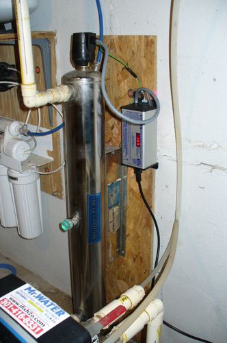 UV disinfection light with an electronic controller