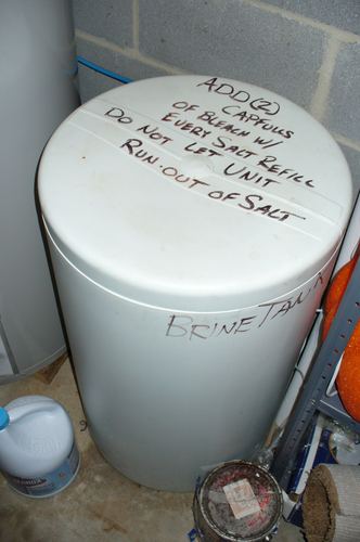 EcoSoft acid neutralizer and water softener with a brine tank installed together