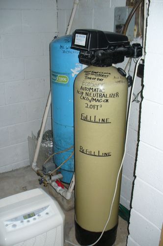 EcoSoft acid neutralizer with a Well-X-Trol pressure tank