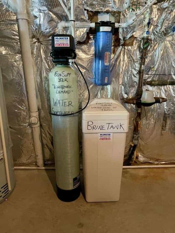 Standard 32,000 grain Water Softener for city water with carbon prefilter
